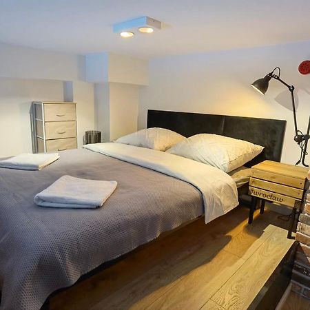 Apartament Loft Studio Airport Blisko Lotniska Zarembowicza Lotnisko Вроцлав Экстерьер фото